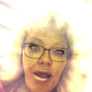 Meet your Posher, Angie